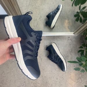 Mørkeblå åndbar sko fra Endurance - 40